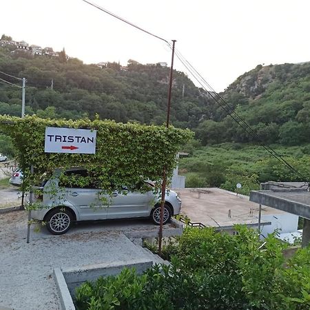 Apartman Tristan Herceg Novi Buitenkant foto